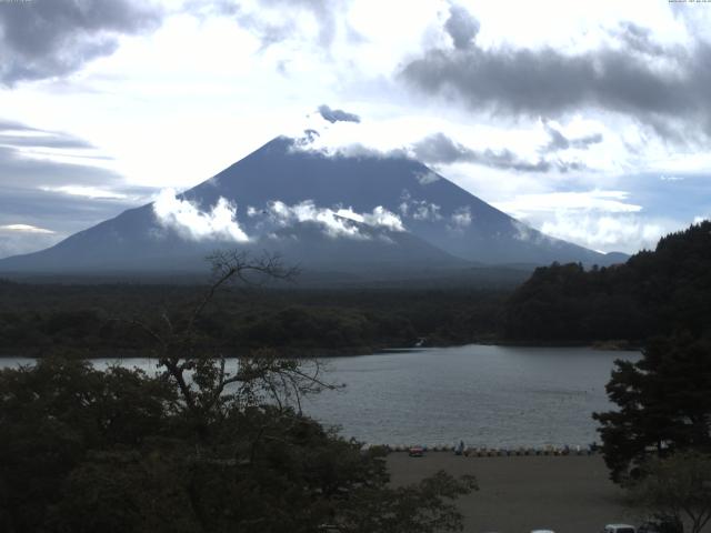 精進湖からの富士山