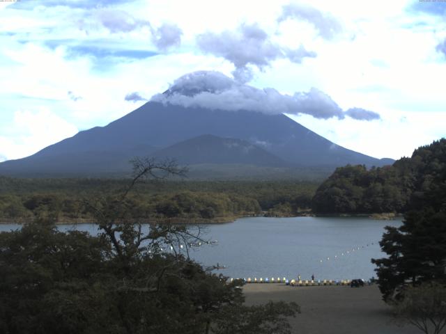 精進湖からの富士山