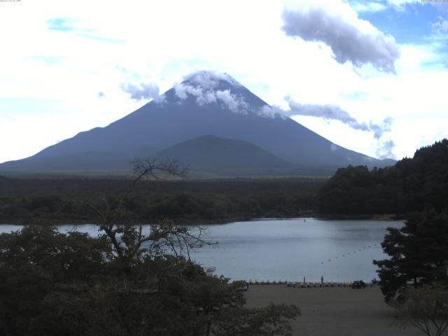 精進湖からの富士山