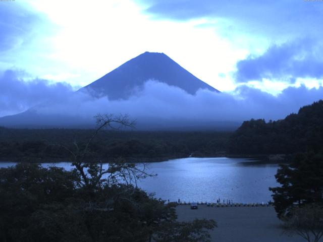 精進湖からの富士山