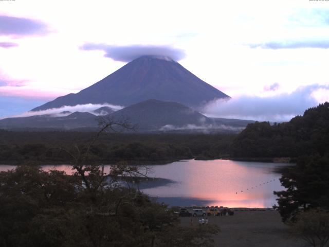 精進湖からの富士山