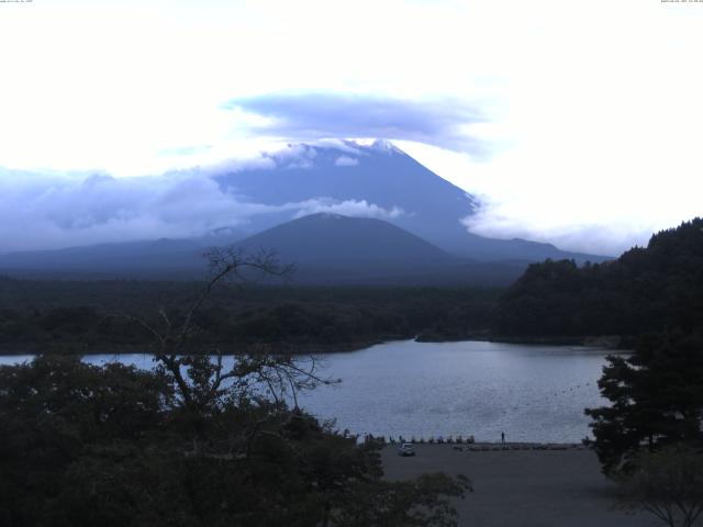 精進湖からの富士山