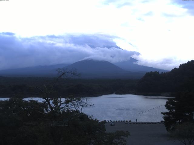 精進湖からの富士山