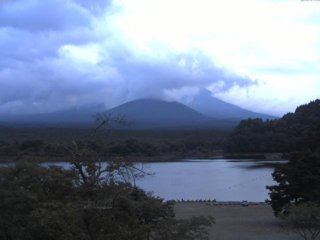 精進湖からの富士山