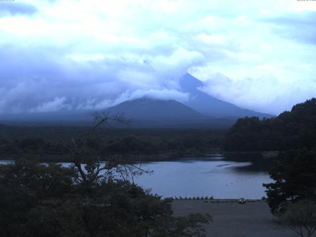 精進湖からの富士山