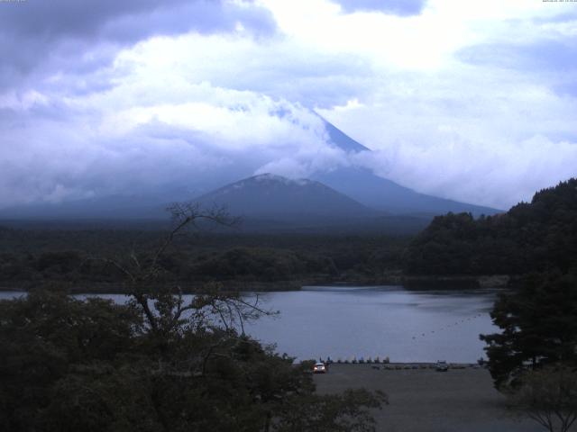 精進湖からの富士山