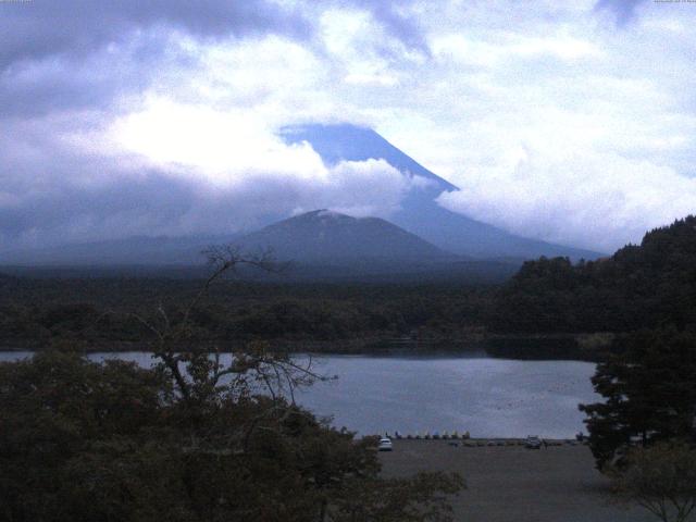 精進湖からの富士山