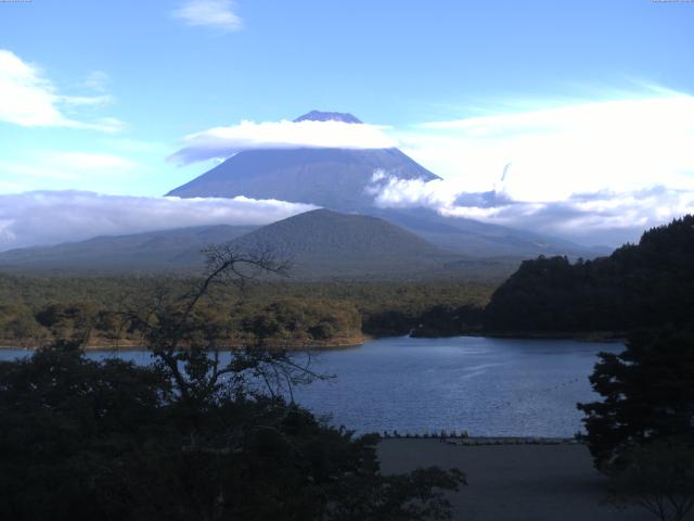 精進湖からの富士山