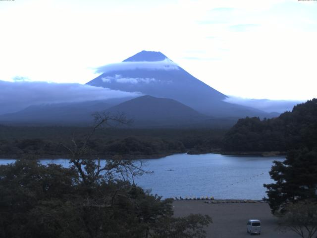 精進湖からの富士山