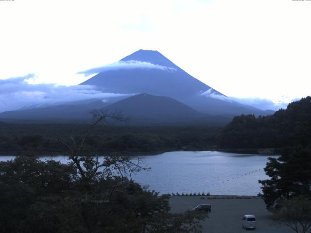 精進湖からの富士山