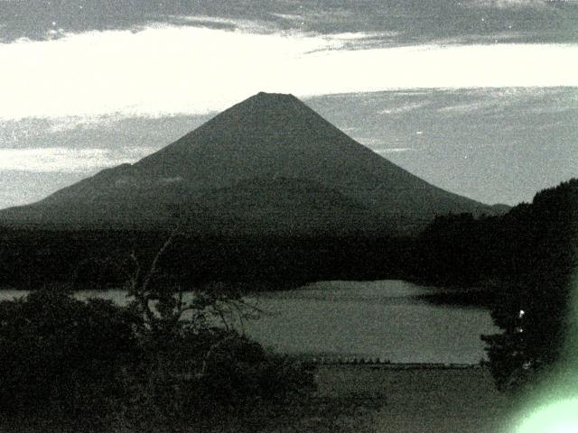 精進湖からの富士山