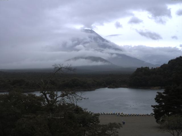 精進湖からの富士山