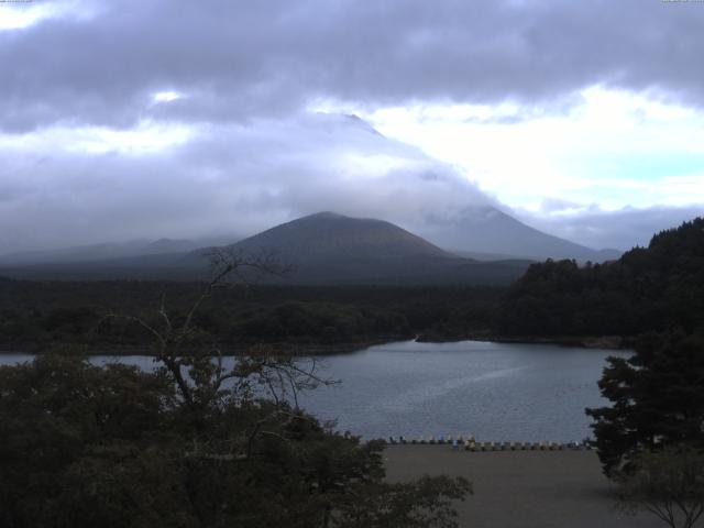 精進湖からの富士山