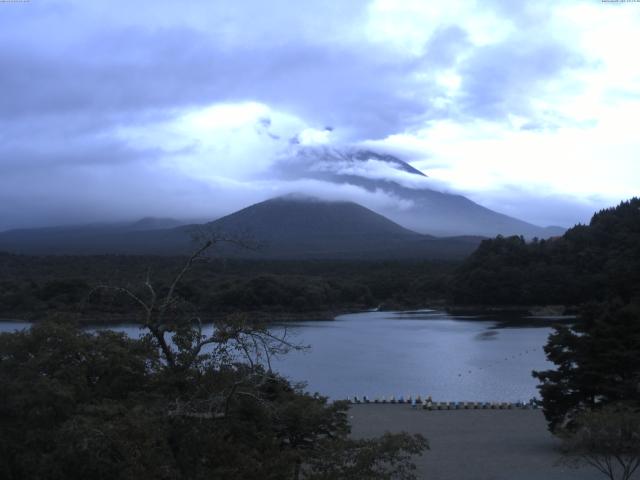 精進湖からの富士山