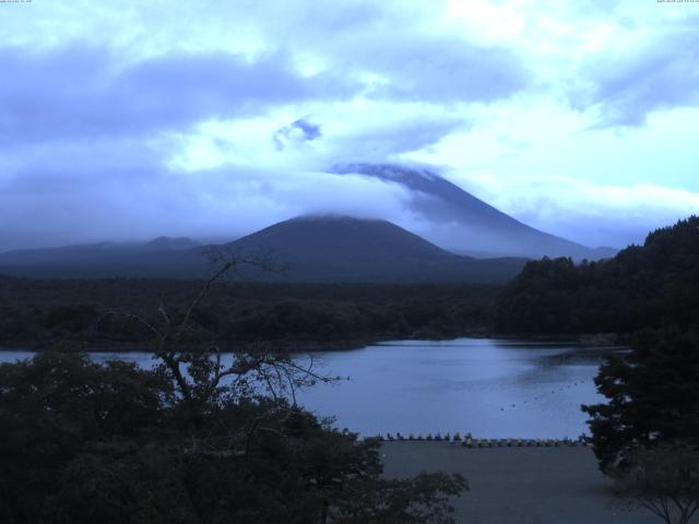 精進湖からの富士山