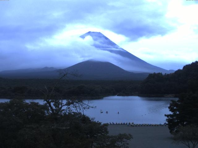 精進湖からの富士山