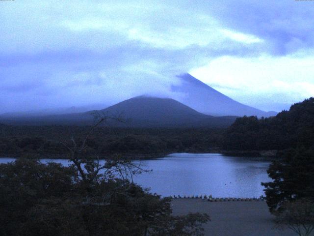 精進湖からの富士山