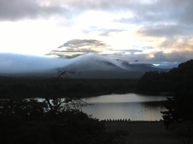 精進湖からの富士山