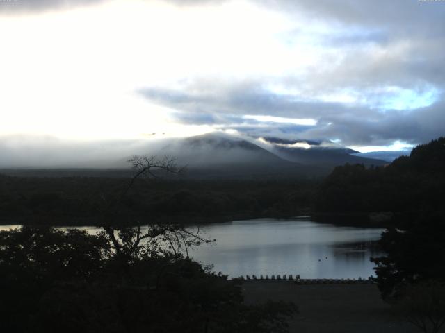 精進湖からの富士山