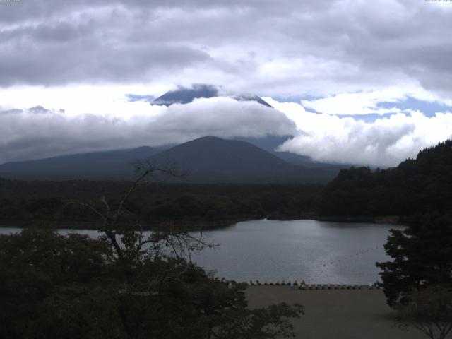 精進湖からの富士山