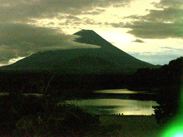 精進湖からの富士山