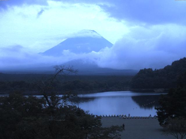 精進湖からの富士山