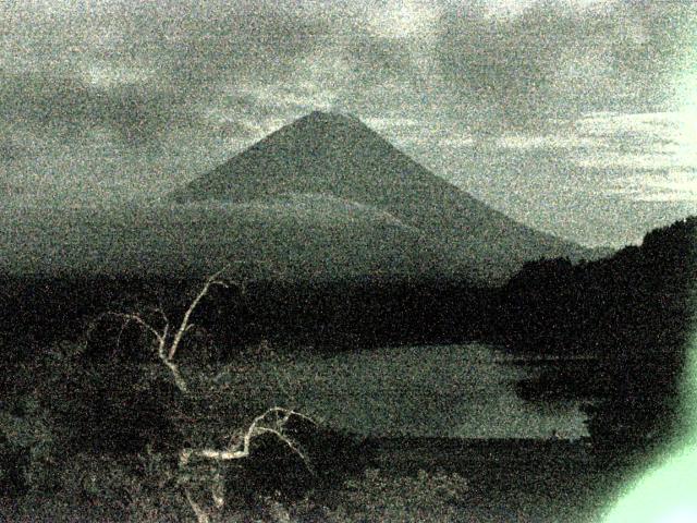 精進湖からの富士山