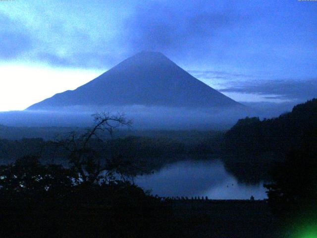 精進湖からの富士山