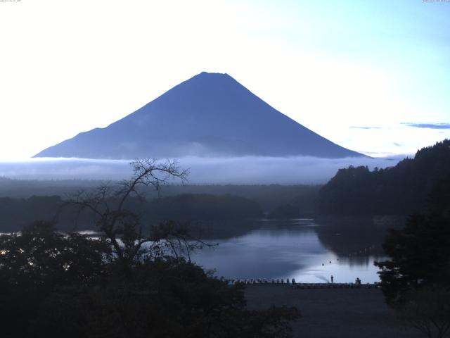 精進湖からの富士山