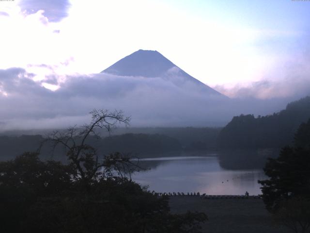 精進湖からの富士山