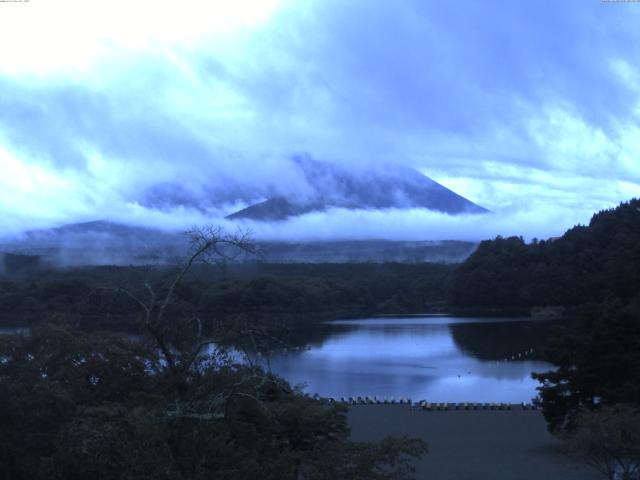 精進湖からの富士山