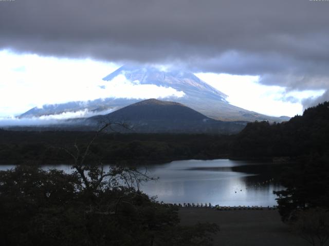 精進湖からの富士山