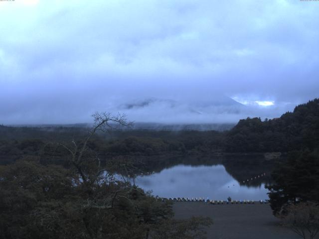 精進湖からの富士山