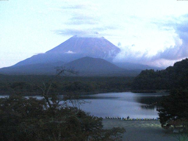 精進湖からの富士山