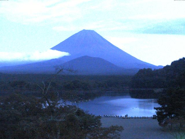 精進湖からの富士山