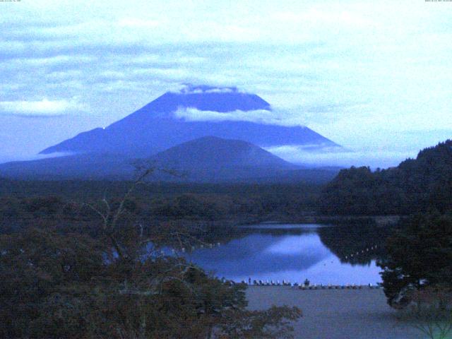 精進湖からの富士山