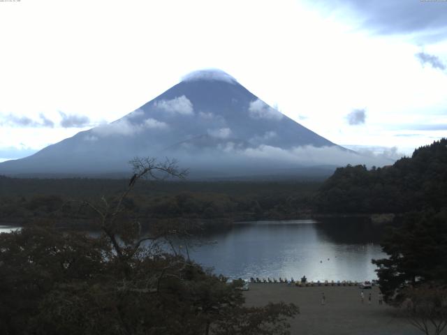 精進湖からの富士山