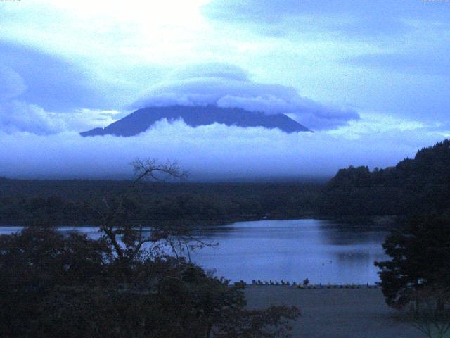 精進湖からの富士山