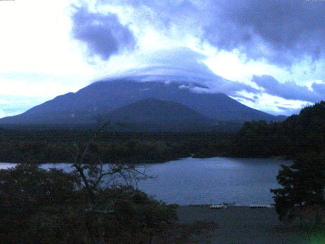 精進湖からの富士山