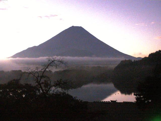 精進湖からの富士山