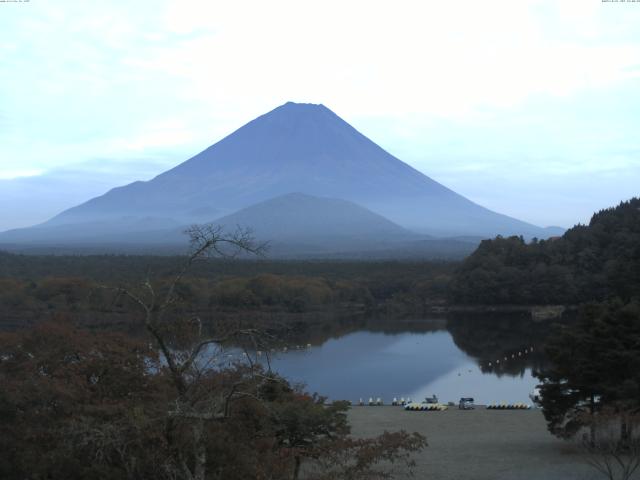 精進湖からの富士山