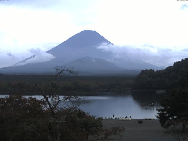 精進湖からの富士山