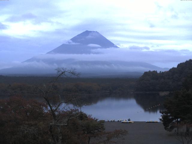 精進湖からの富士山