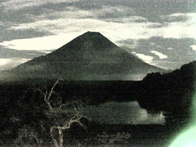 精進湖からの富士山