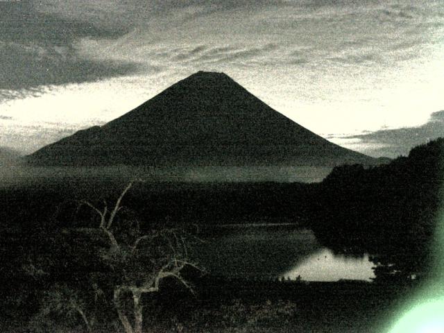 精進湖からの富士山