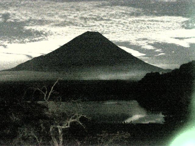 精進湖からの富士山