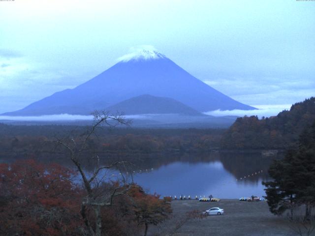 精進湖からの富士山