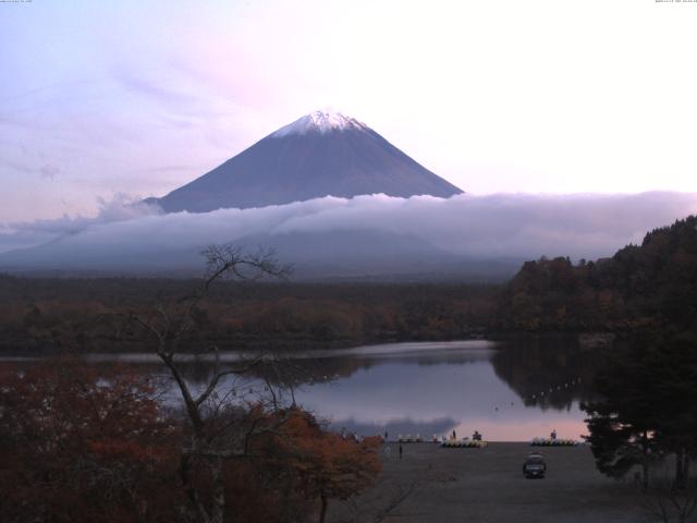 精進湖からの富士山