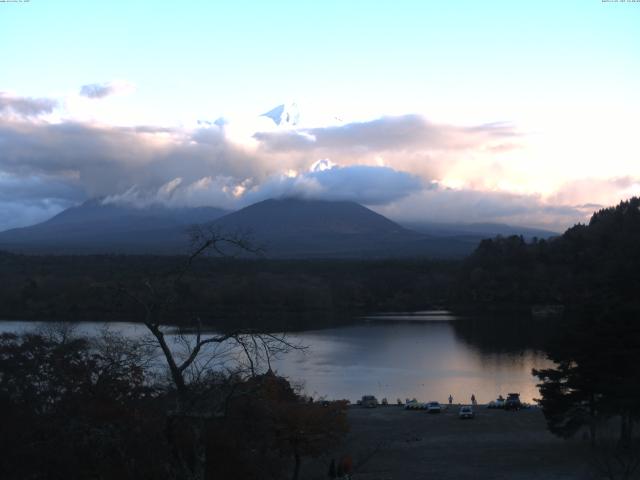 精進湖からの富士山