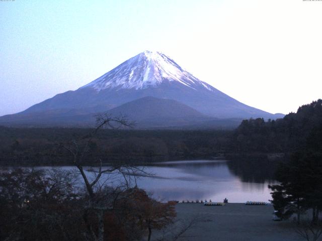 精進湖からの富士山